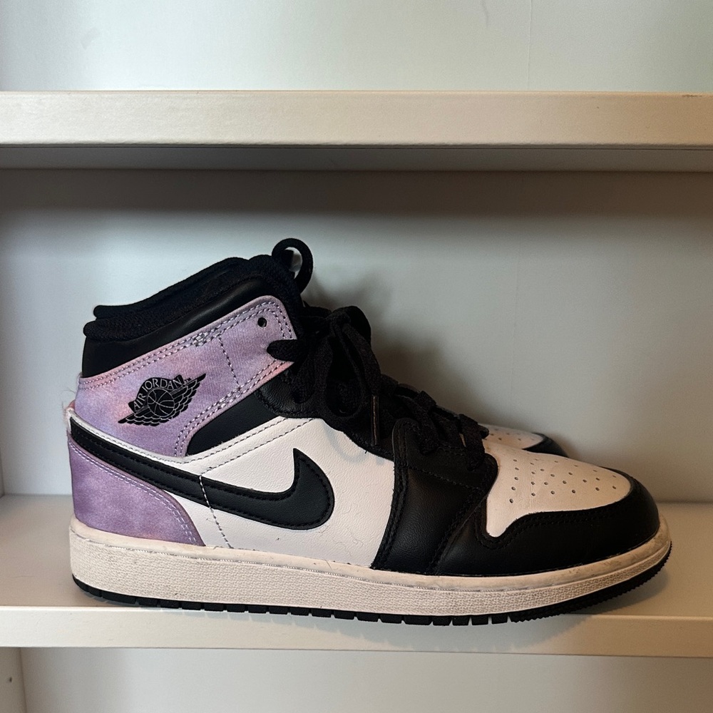 Nike Women's Athletic Shoes - Black, White, Purple